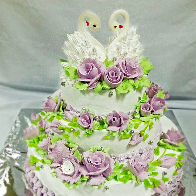 Торты краснодарский край. Композиция из свадебных тортов. Белореченские торты Свадебные. Свадебный весенний торт. Белореченский торт на свадьбу.