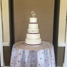 Mrs. Pumpkin's Bakery & Deli, Wedding Cakes, № 28244