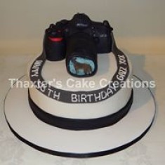 Thaxter's Cake Creations, お祝いのケーキ, № 30977