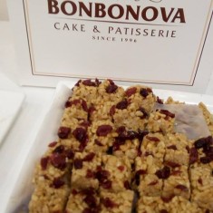  BonboNova Patisserie, Tea Cake