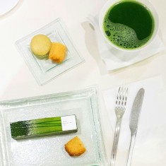  Sadaharu AOKI, Pastel de té, № 38671