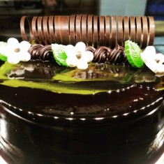  Hindustan, お祝いのケーキ