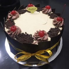 Monique's, 축제 케이크