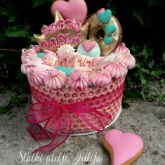 Julija, Childish Cakes