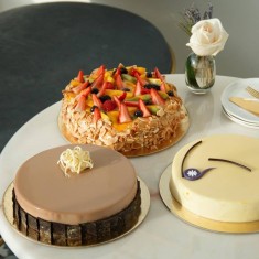 Paris Dream, Festive Cakes