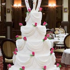 Круглый Стол, Свадебные торты