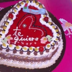 Nova Ruiz, 축제 케이크