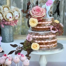 Edible Creations , Festive Cakes