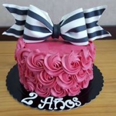 Imagina Té & Cakes, Festive Cakes