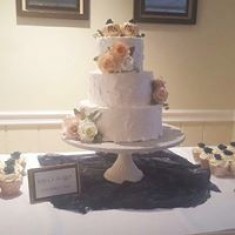 Stacked Akron, Gâteaux de mariage