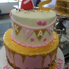 Q's Cakes and Sweets Boutique, Childish Cakes